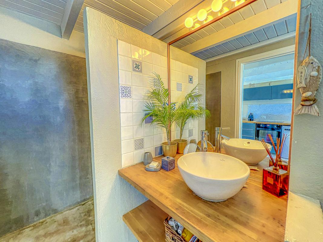 A louer appartement Baie Orientale Saint Martin-salle de douche-14